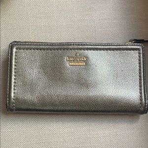 NWOT Kate Spade Chrome Wallet